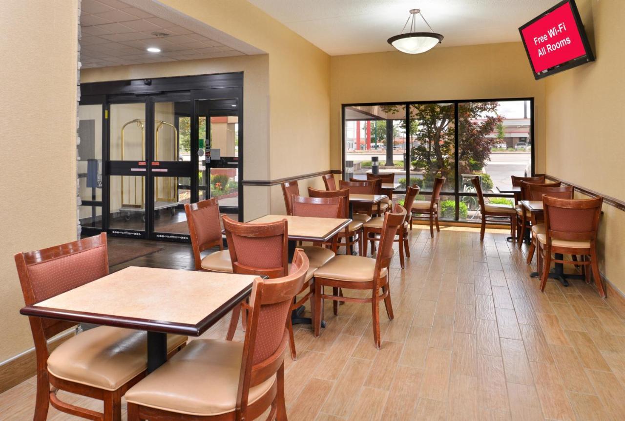 Red Roof Inn & Suites Columbus West Broad Esterno foto