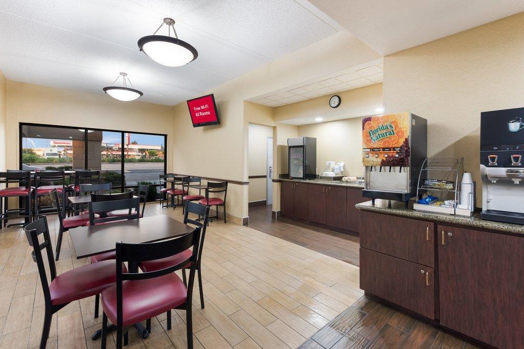 Red Roof Inn & Suites Columbus West Broad Esterno foto